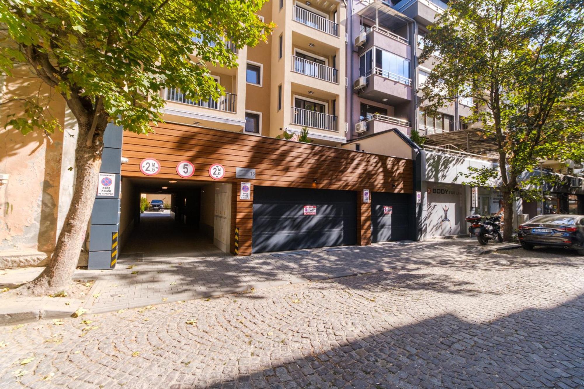 Ldv 13 1-Bedroom Apartments Free Private Parking Plowdiw Exterior foto