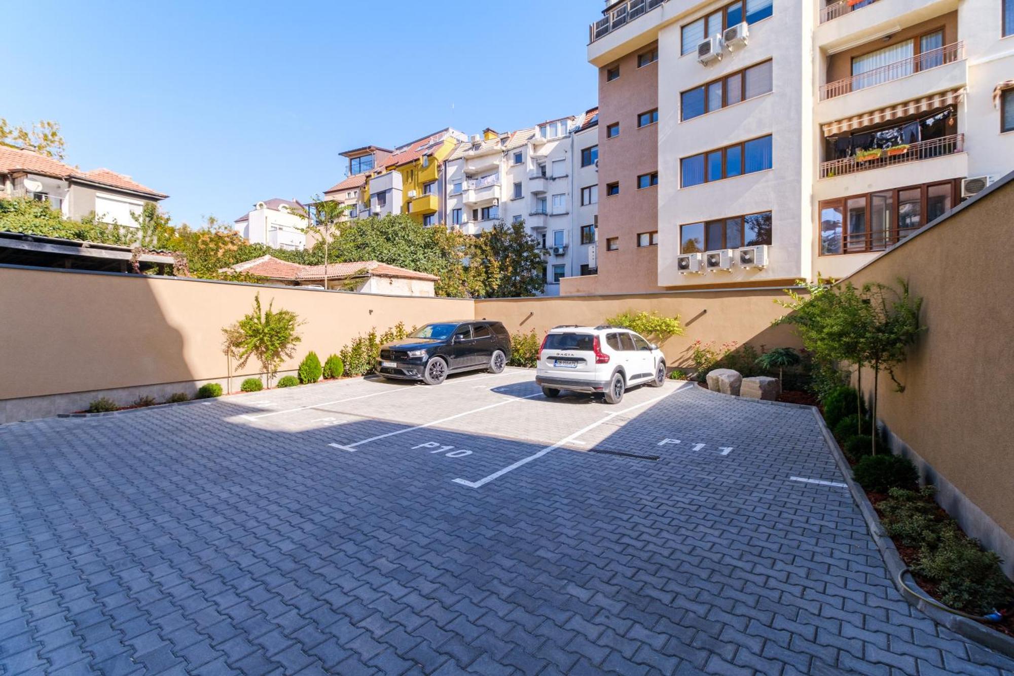 Ldv 13 1-Bedroom Apartments Free Private Parking Plowdiw Exterior foto